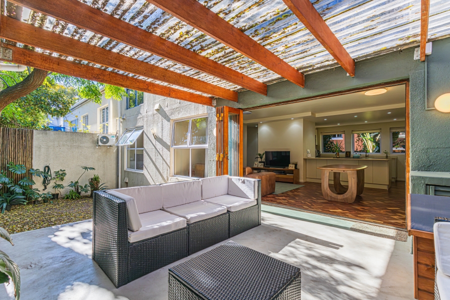 2 Bedroom Property for Sale in Three Anchor Bay Western Cape